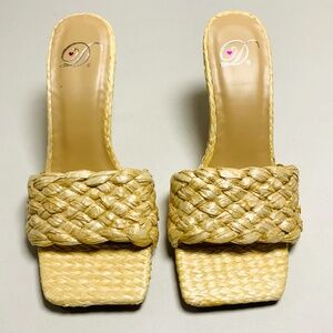 Chic Beige/tan boho woven rattan coastal sandal square open-toe mule 3 inch heel